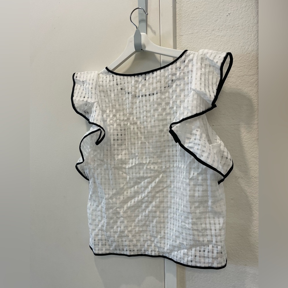 Alexander McQueen White Eyelet Blouse with Black Trim - Picture 6 of 7